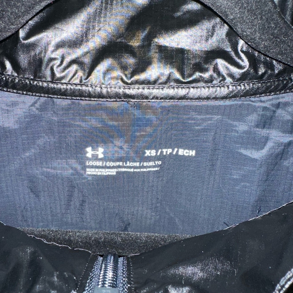 Women's Under Armour Pullover Jacket Size XS Black Lightweight Windbreaker - Picture 3 of 12